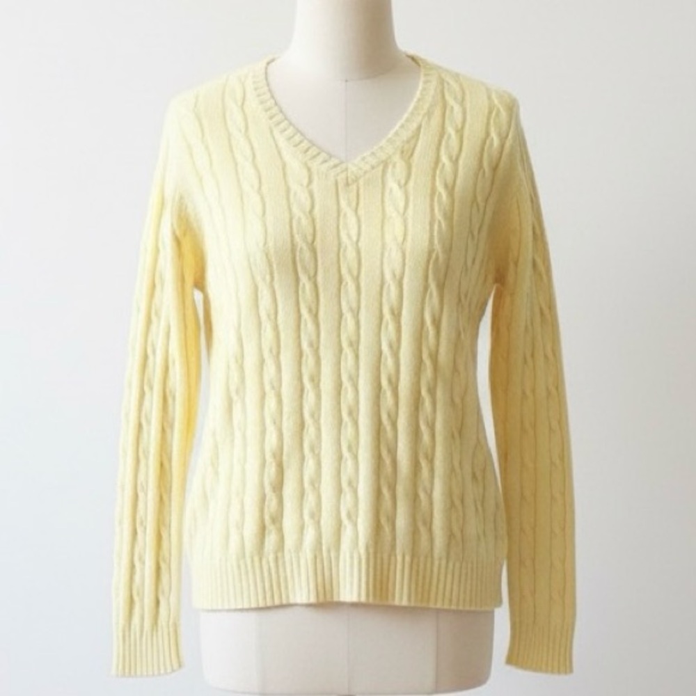 Cable knit v neck pullover